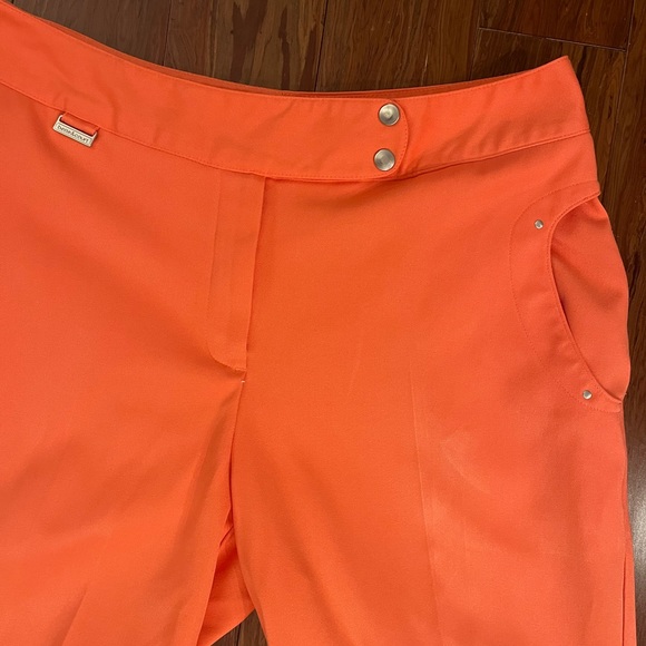 Bette & Court Capris - Picture 2 of 5